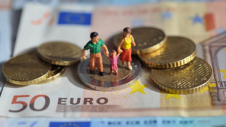 Noutățile anului 2021! Alocația lunară pentru copii va crește